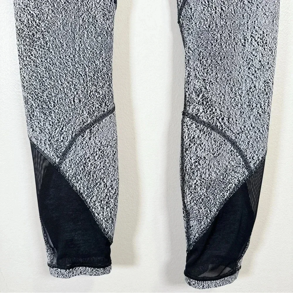 Lululemon Outrun Tight Power Luxtreme Spray Jacquard - Picture 8 of 16